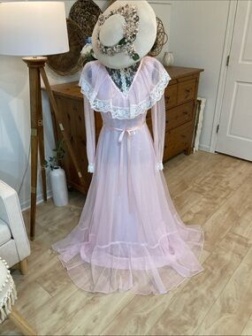 Cottage core vintage prairie style dress